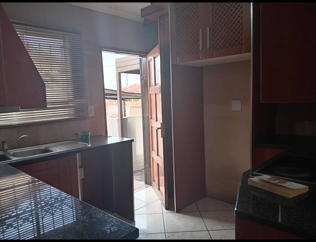 3 BEDROOM FREEHOLD FOR SALE IN LEACHVILLE